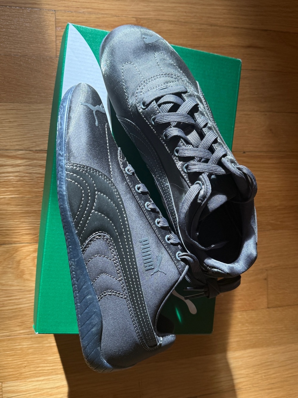 Puma women’s silver gray anodized speedcat sneakers size 8